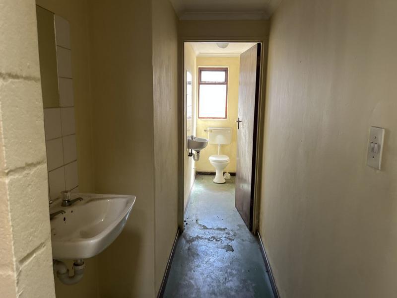 To Let commercial Property for Rent in Killarney Gardens Western Cape